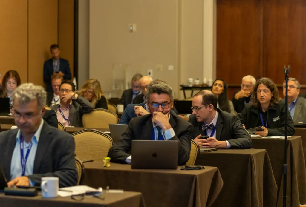 Beige Video Corporate - Landing Page