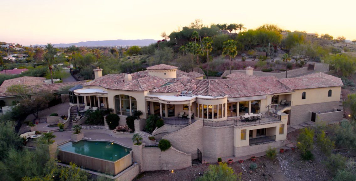 Paradise Valley Real Estate Guide: Luxury Homes