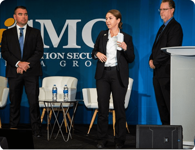 Groomsmen-Looking-Happy-On-Dance-Floor-1280x700 1 (10)