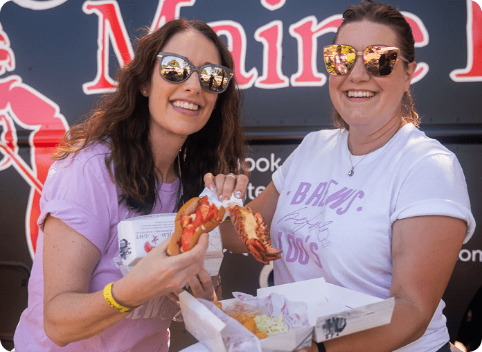 Groomsmen-Looking-Happy-On-Dance-Floor-1280x700 1 (7)